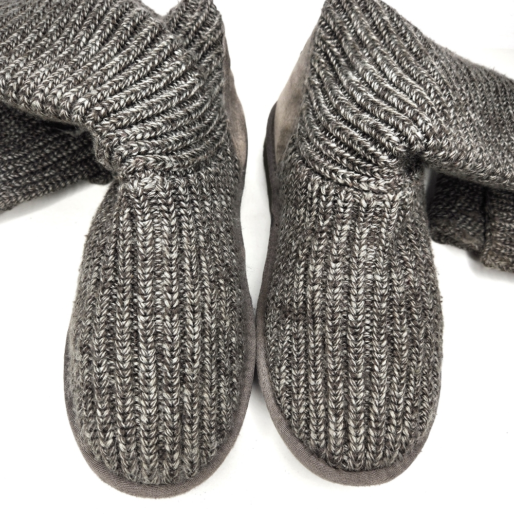 UGG Classic Cardigan Knit Boots in Gray size 8 - Picture 3 of 12